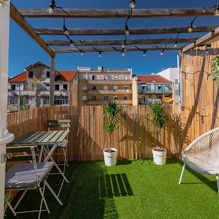 Mint Rooftop リスボン